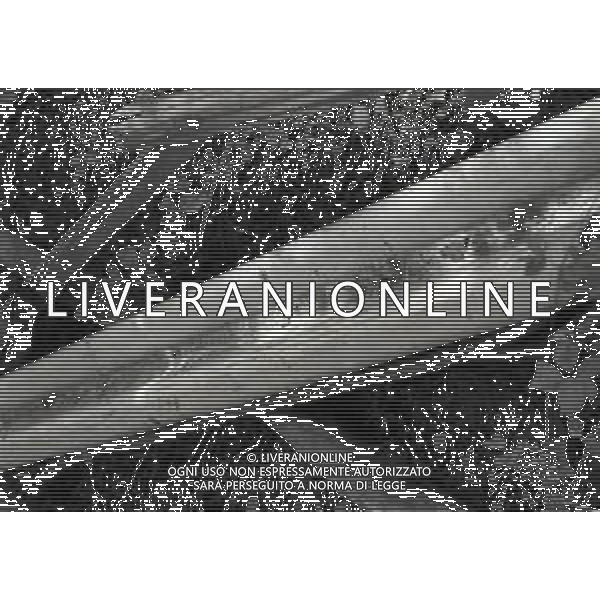 NEG-12-09-1976 GRAN PREMIO D\'ITALIA F1 A MONZA NELLA FOTO CROLLO DEL PANNELLO PUBBLICITARIO A MONZA AG ALDO LIVERANI SAS