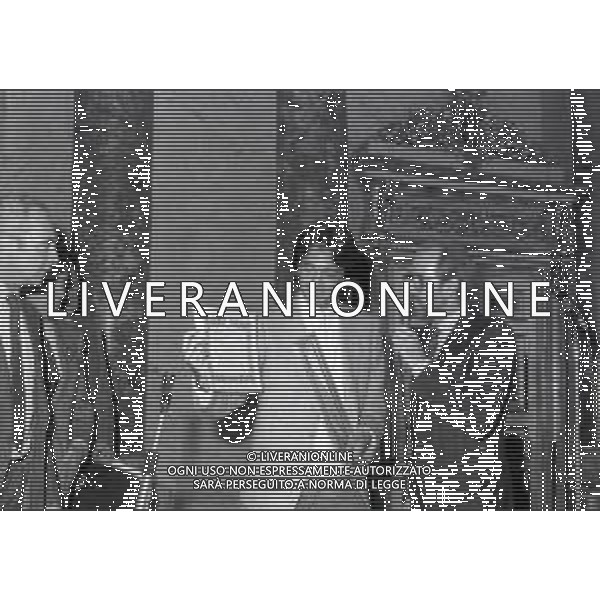 NEG-MILANO 1982 CIRCOLO DELLA STAMPA CONSEGNA DISCO D\'ORO NELLA FOTO RICCARDO FOGLI AG ALDO LIVERANI SAS