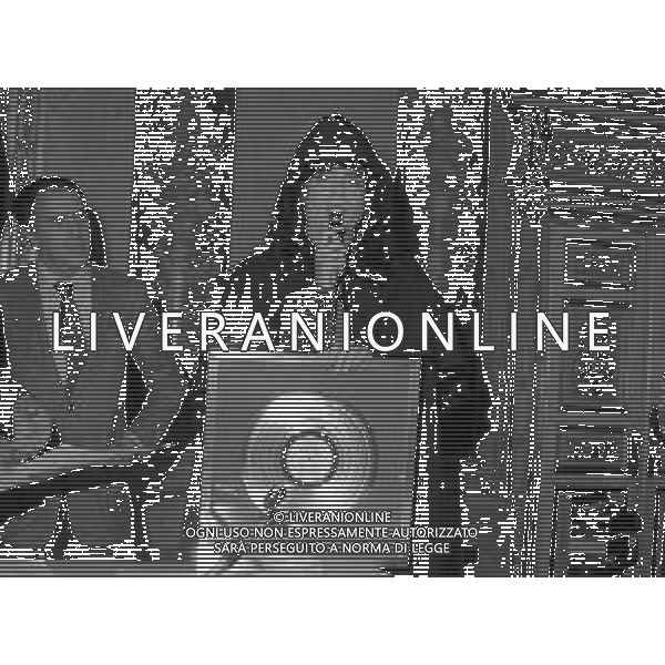 NEG-MILANO 1982 CIRCOLO DELLA STAMPA CONSEGNA DISCO D\'ORO NELLA FOTO RENATO ZERO AG ALDO LIVERANI SAS