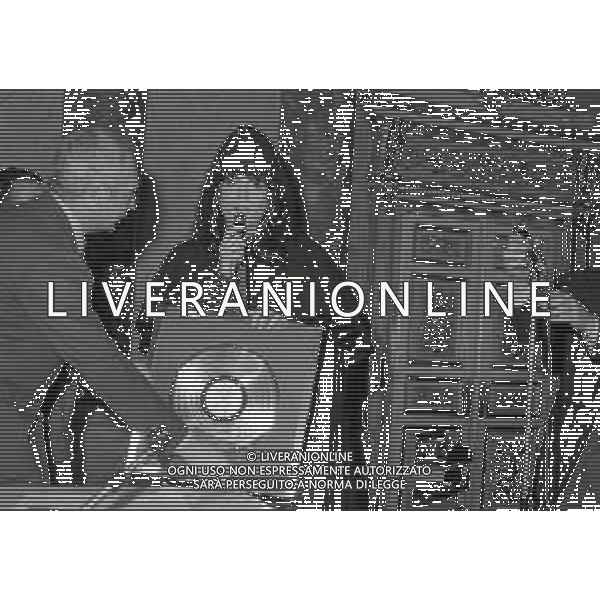 NEG-MILANO 1982 CIRCOLO DELLA STAMPA CONSEGNA DISCO D\'ORO NELLA FOTO AG ALDO LIVERANI SAS