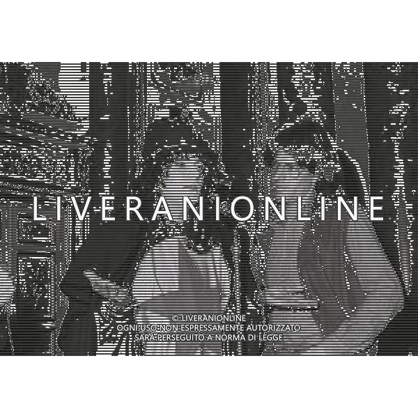 NEG-MILANO 1982 CIRCOLO DELLA STAMPA CONSEGNA DISCO D\'ORO NELLA FOTO RENATO ZERO E CLAUDIO BAGLIONI AG ALDO LIVERANI SAS