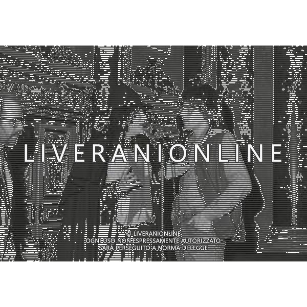 NEG-MILANO 1982 CIRCOLO DELLA STAMPA CONSEGNA DISCO D\'ORO NELLA FOTO RENATO ZERO E CLAUDIO BAGLIONI AG ALDO LIVERANI SAS