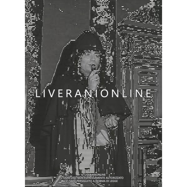 NEG-MILANO 1982 CIRCOLO DELLA STAMPA CONSEGNA DISCO D\'ORO NELLA FOTO RENATO ZERO AG ALDO LIVERANI SAS