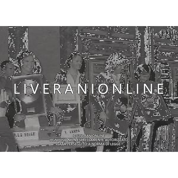 NEG-MILANO 1982 CIRCOLO DELLA STAMPA CONSEGNA DISCO D\'ORO NELLA FOTO I POOH AG ALDO LIVERANI SAS