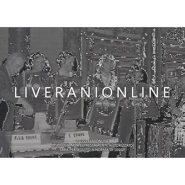 NEG-MILANO 1982 CIRCOLO DELLA STAMPA CONSEGNA DISCO D\'ORO NELLA FOTO I POOH AG ALDO LIVERANI SAS