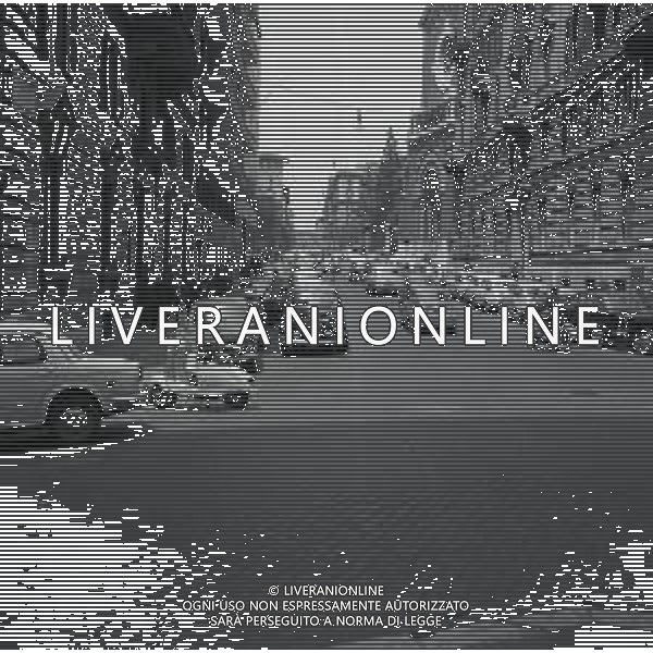 NEG-1950 ROMA VIA VENETO E VIA PIEMONTE FOTO SANDRO VESPASI9ANI-AG ALDO LIVERANI SAS