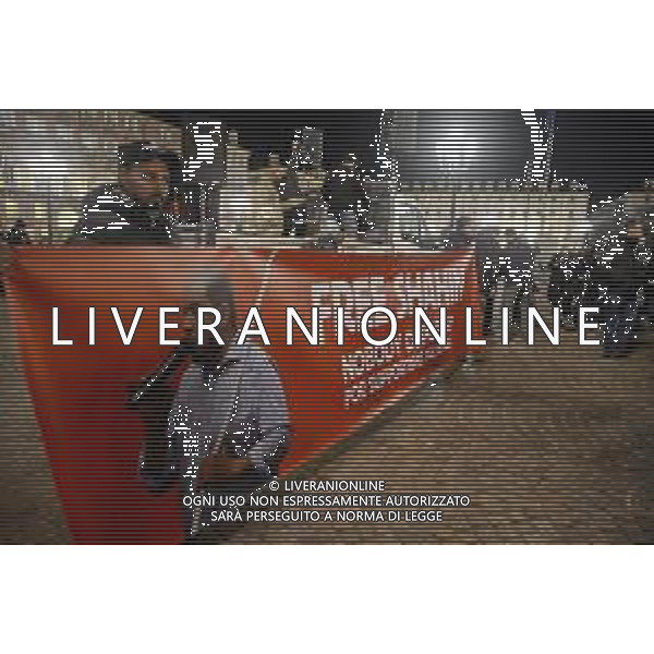 Torino 27-11-2025 Presidio davanti alla prefettura per chiedere la liberazione di Mohamed Shahin Imam della moschea di via Saluzzo a Torino nella foto i manifestanti Foto Gla/ag. Aldo Liverani s.a.s- AGENZIA ALDO LIVERANI SAS- AGENZIA ALDO LIVERANI SAS