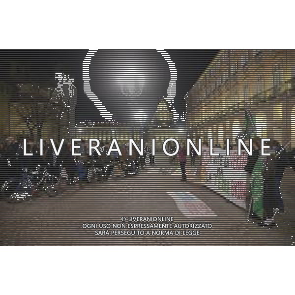 Torino 27-11-2025 Presidio davanti alla prefettura per chiedere la liberazione di Mohamed Shahin Imam della moschea di via Saluzzo a Torino nella foto i manifestanti Foto Gla/ag. Aldo Liverani s.a.s- AGENZIA ALDO LIVERANI SAS- AGENZIA ALDO LIVERANI SAS