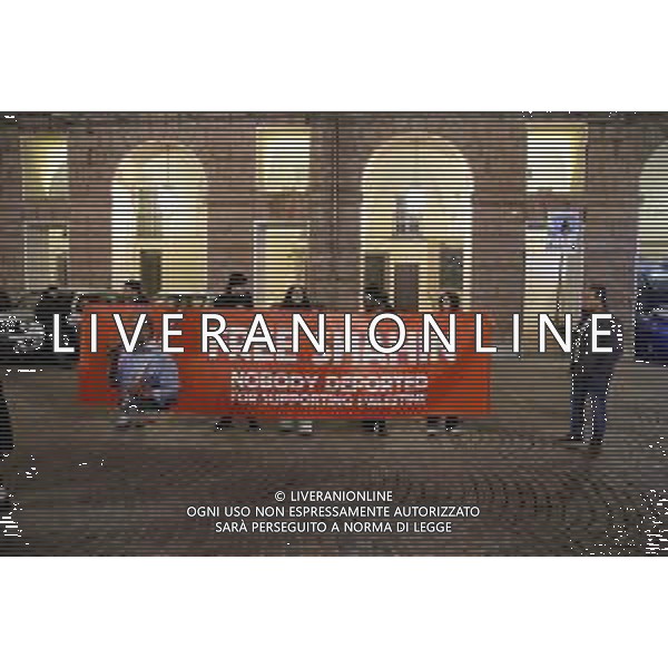 Torino 27-11-2025 Presidio davanti alla prefettura per chiedere la liberazione di Mohamed Shahin Imam della moschea di via Saluzzo a Torino nella foto i manifestanti Foto Gla/ag. Aldo Liverani s.a.s- AGENZIA ALDO LIVERANI SAS- AGENZIA ALDO LIVERANI SAS
