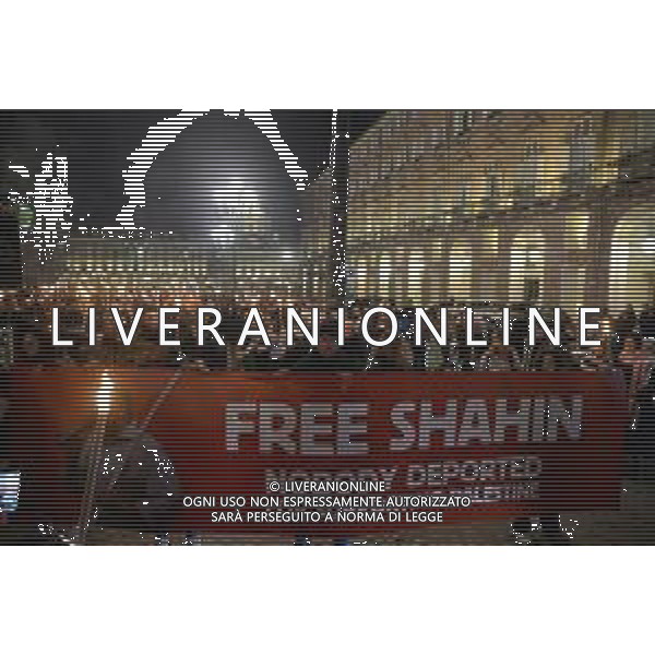 Torino 27-11-2025 Presidio davanti alla prefettura per chiedere la liberazione di Mohamed Shahin Imam della moschea di via Saluzzo a Torino nella foto i manifestanti Foto Gla/ag. Aldo Liverani s.a.s- AGENZIA ALDO LIVERANI SAS- AGENZIA ALDO LIVERANI SAS