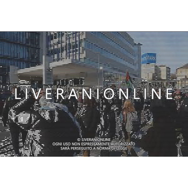 Torino 28-11-2025 sciopero generale nella foto i manifestanti davanti alla sede de La Stampa Foto Gla/ag. Aldo Liverani s.a.s- AGENZIA ALDO LIVERANI SAS- AGENZIA ALDO LIVERANI SAS