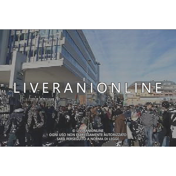 Torino 28-11-2025 sciopero generale nella foto i manifestanti davanti alla sede de La Stampa Foto Gla/ag. Aldo Liverani s.a.s- AGENZIA ALDO LIVERANI SAS- AGENZIA ALDO LIVERANI SAS