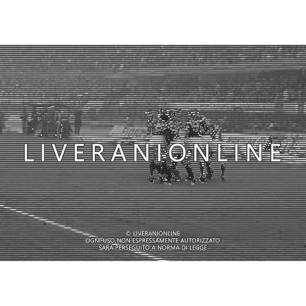 NEG-16-12-1984 TORINO-CAMPIONATO DI CALCIO SERIE A TORINO-COMO 3-1 NELLA FOTO ABBRACCI GIOCATORI TORINO AG ALDO LIVERANI SAS