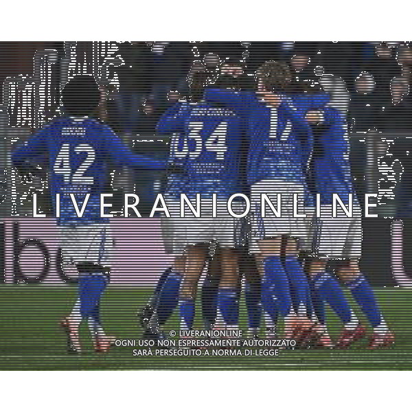 TVRG Como vs Sassuolo nella foto giocatori Como esultanza dopo il gol dell\'1 a 0 Como 28-11-2025 Stadio Giuseppe Sinigaglia Como vs Sassuolo Campionato Serie A Enilive - 13a giornata foto Roberto Garavaglia/Agenzia Aldo Liverani sas