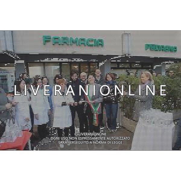 IMOLA 29 11 2025 L\'INAUGURAZIONE DELLA RINNOVATA FARMACIA COMUNALE PEDAGNA PRESENTI VICE SINDACO DI IMOLA ELISA SPADA,ROBERTO RAVA PRESIDENTE SFERA SRL.,ROBERTO MAZZOLANI DIRETTORE SFERA SRL ©SANNA - AGENZIA ALDO LIVERANI SAS