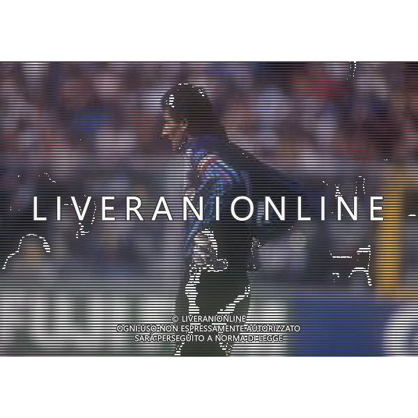 DIAP-RETROSPETTIVA SILVIU LUNG CALCIATORE NELLA FOTO LUNG SUKVIU CON LA MAGLIA DELLA ROMANIA CALCIO NELL\'ANNO 1990 AG ALDO LIVERANI SAS