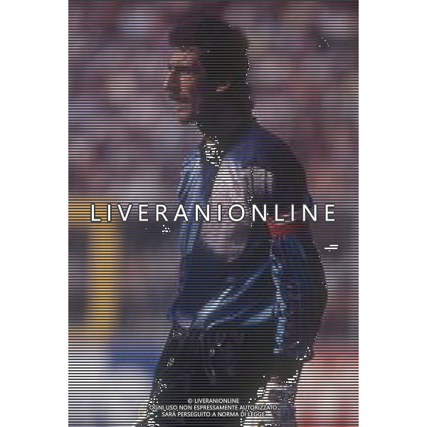 DIAP-RETROSPETTIVA SILVIU LUNG CALCIATORE NELLA FOTO LUNG SUKVIU CON LA MAGLIA DELLA ROMANIA CALCIO NELL\'ANNO 1990 AG ALDO LIVERANI SAS