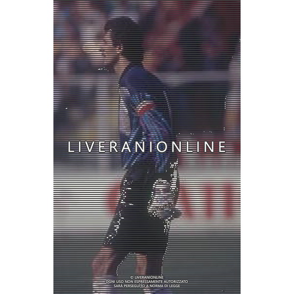 DIAP-RETROSPETTIVA SILVIU LUNG CALCIATORE NELLA FOTO LUNG SUKVIU CON LA MAGLIA DELLA ROMANIA CALCIO NELL\'ANNO 1990 AG ALDO LIVERANI SAS