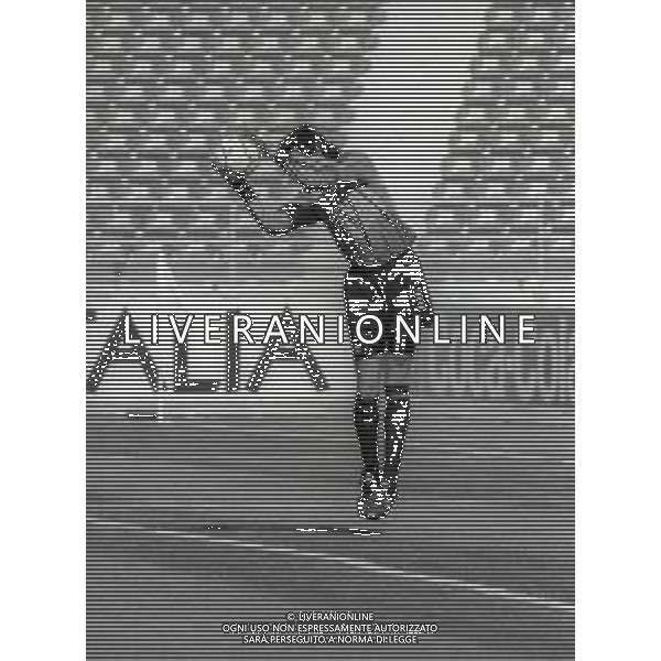 NEG-RETROSPETTIVA SILVIU LUNG CALCIATORE NELLA FOTO LUNG SUKVIU CON LA MAGLIA DELLA ROMANIA CALCIO NELL\'ANNO 1990 AG ALDO LIVERANI SAS