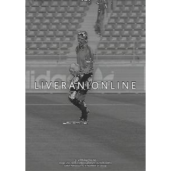 NEG-RETROSPETTIVA SILVIU LUNG CALCIATORE NELLA FOTO LUNG SUKVIU CON LA MAGLIA DELLA ROMANIA CALCIO NELL\'ANNO 1990 AG ALDO LIVERANI SAS