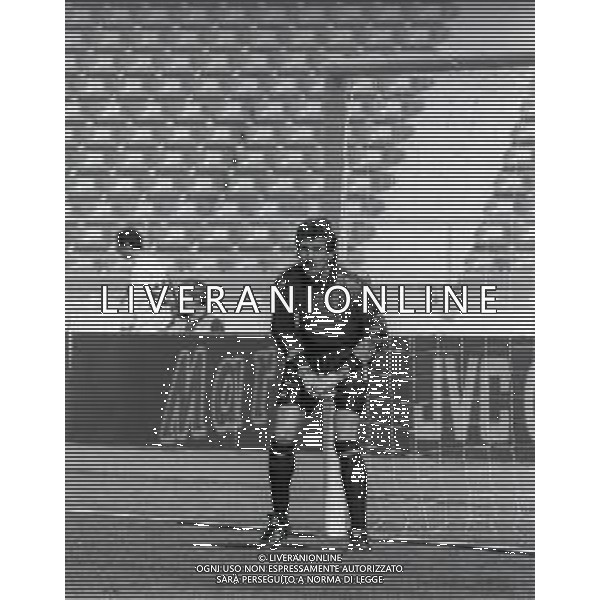 NEG-RETROSPETTIVA SILVIU LUNG CALCIATORE NELLA FOTO LUNG SUKVIU CON LA MAGLIA DELLA ROMANIA CALCIO NELL\'ANNO 1990 AG ALDO LIVERANI SAS