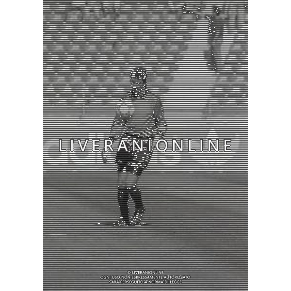 NEG-RETROSPETTIVA SILVIU LUNG CALCIATORE NELLA FOTO LUNG SUKVIU CON LA MAGLIA DELLA ROMANIA CALCIO NELL\'ANNO 1990 AG ALDO LIVERANI SAS