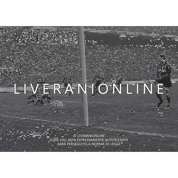 NEG-17-01-1990 MILANO CAMPIONATO DI CALCIO SERIE A MILAN-ATALANTA 3-1 NELLA FOTO MARCO VAN BASTEN GOAL AG ALDO LIVERANI SAS