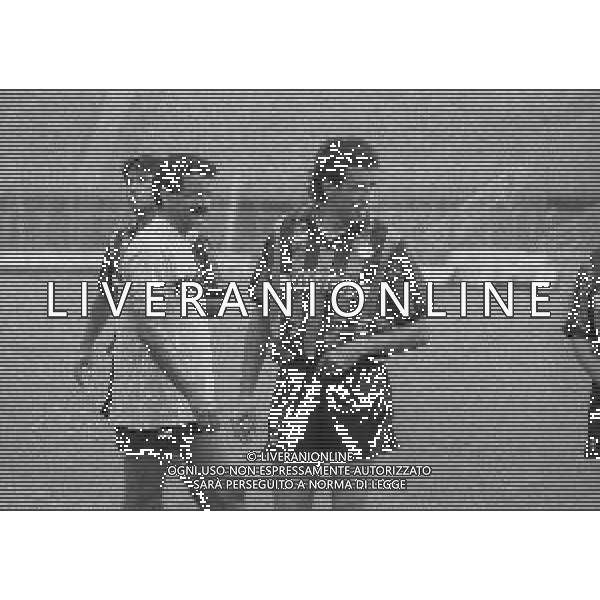 NEG-1989-1990 BERGAMO-ALLENAMENTO ATALANTA CALCIO NELLA FOTO EMILIANO MONDONICO E ARMNDO MADONNA AG ALDO LIVERANI SAS 