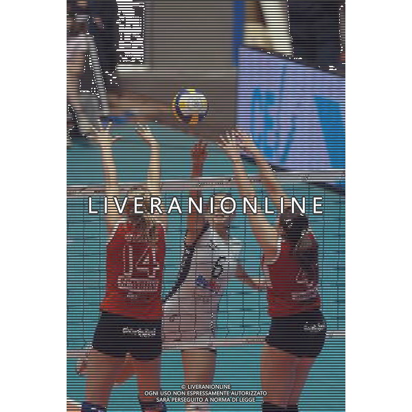 TORINO 03/03/2006 FINALE DI COPPA CEV FEMMINILE SCAVOLINI PESARO-BIG MAT KERAKO CHIERI NELLA FOTO FIORIN VALENTINA PH GIGI ARCAINI/AG.ALDO LIVERANI
