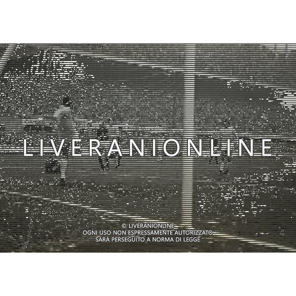 NEG-06-01-1980 - CAMPIONATO DI CALCIO SERIE A MILAN-LAZIO 2-1 NELLA FOTO AZIONE DI GIOCO AG ALDO LIVERANI SAS