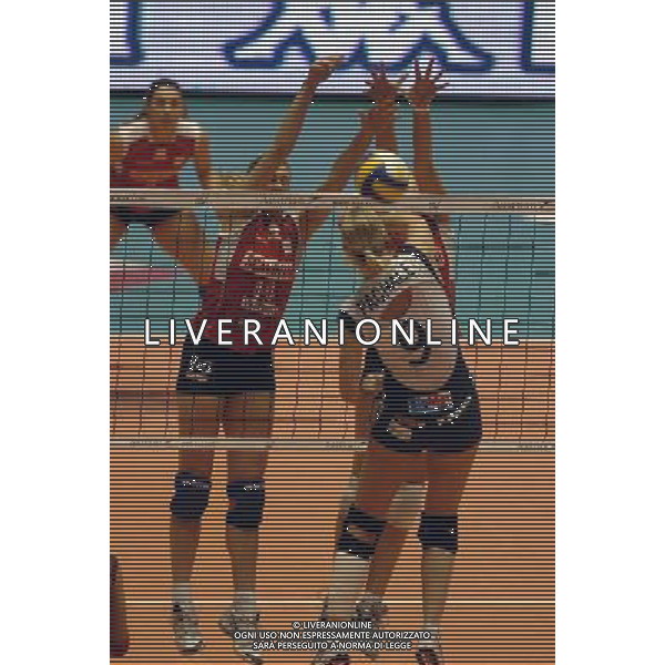 TORINO 03/03/2006 FINALE DI COPPA CEV FEMMINILE SCAVOLINI PESARO-BIG MAT KERAKO CHIERI NELLA FOTO MURO PESARO PH GIGI ARCAINI/AG.ALDO LIVERANI