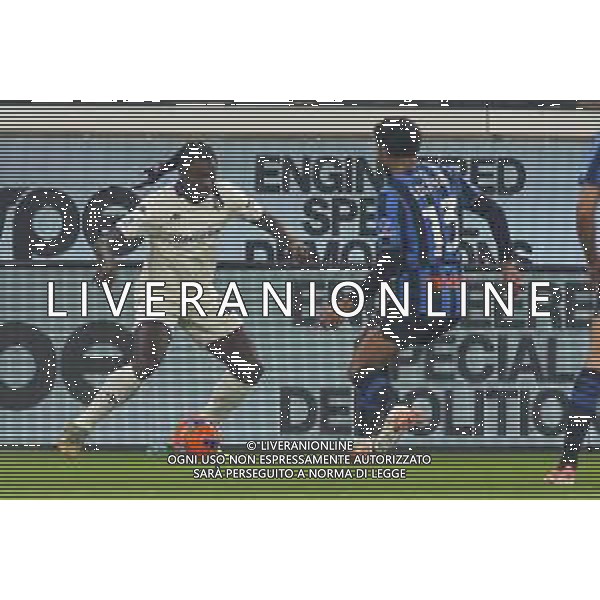 Moise Kean of ACF Fiorentina battle for the ball with Berat Djimsiti of Atalanta BC and Isak Hien of Atalanta BC during Atalanta BC vs ACF Fiorentina, 13° Serie A Enilive 2025-26 game at New Balance arena in Bergamo (BG), Italy, on November 30, 2025. (Photo by Davide Casentini)- AGENZIA ALDO LIVERANI SAS