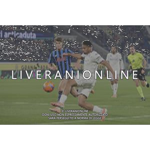 Simon Sohm of ACF Fiorentina kick the ball during Atalanta BC vs ACF Fiorentina, 13° Serie A Enilive 2025-26 game at New Balance arena in Bergamo (BG), Italy, on November 30, 2025. (Photo by Davide Casentini)- AGENZIA ALDO LIVERANI SAS