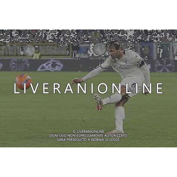 Luca Ranieri of ACF Fiorentina play the ball during Atalanta BC vs ACF Fiorentina, 13° Serie A Enilive 2025-26 game at New Balance arena in Bergamo (BG), Italy, on November 30, 2025. (Photo by Davide Casentini)- AGENZIA ALDO LIVERANI SAS