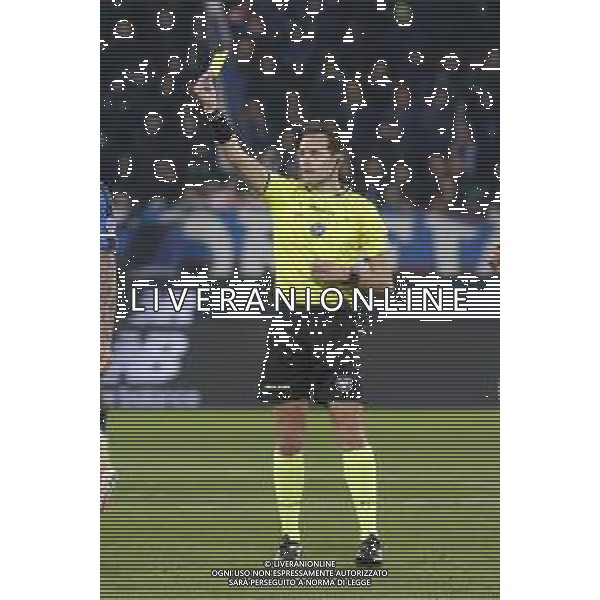 Arbitro - The Referee Matteo Marcenaro shows the yellow card during Atalanta BC vs ACF Fiorentina, 13° Serie A Enilive 2025-26 game at New Balance arena in Bergamo (BG), Italy, on November 30, 2025. (Photo by Davide Casentini)- AGENZIA ALDO LIVERANI SAS