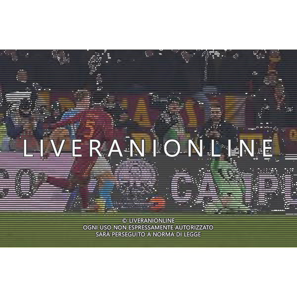 Roma vs Napoli Campionato Serie A Enilive - 13 Giornata Stadio Olimpico - Roma 30-11-2025 nella foto Svilar ferma Hojlund Foto Federico Gaetano - ag Aldo liverani- AGENZIA ALDO LIVERANI SAS