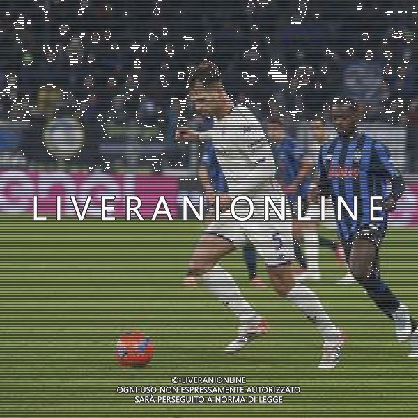 Marin Pongracic of ACF Fiorentina play the ball during Atalanta BC vs ACF Fiorentina, 13° Serie A Enilive 2025-26 game at New Balance arena in Bergamo (BG), Italy, on November 30, 2025. (Photo by Davide Casentini) AG ALDO LIVERANI SAS