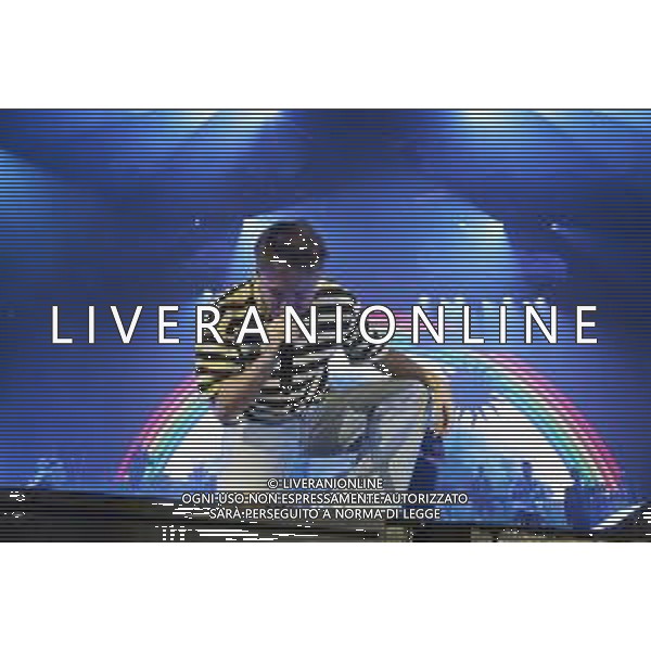 Roma 29 Novembre 2025 Alfa dal vivo durante l\'ultima data del suo Tour ‘ALFA NEI PALAZZETTI’ Nella foto: ALFA (Andrea De Filippi) Foto Credit: Andrea Bracaglia- AGENZIA ALDO LIVERANI SAS