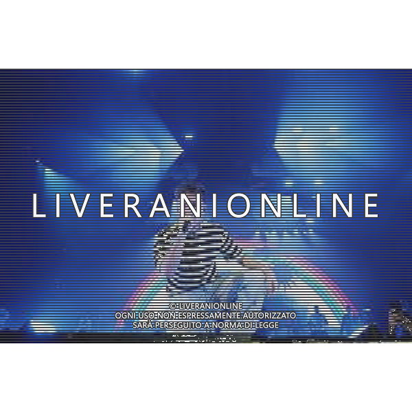 Roma 29 Novembre 2025 Alfa dal vivo durante l\'ultima data del suo Tour ‘ALFA NEI PALAZZETTI’ Nella foto: ALFA (Andrea De Filippi) Foto Credit: Andrea Bracaglia- AGENZIA ALDO LIVERANI SAS