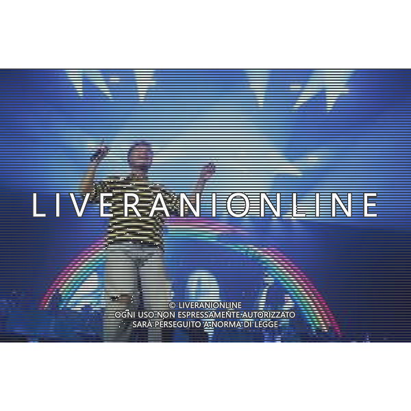 Roma 29 Novembre 2025 Alfa dal vivo durante l\'ultima data del suo Tour ‘ALFA NEI PALAZZETTI’ Nella foto: ALFA (Andrea De Filippi) Foto Credit: Andrea Bracaglia- AGENZIA ALDO LIVERANI SAS