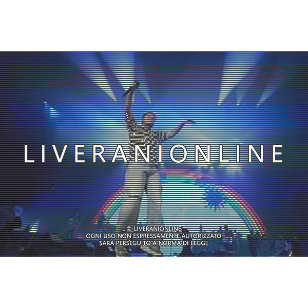 Roma 29 Novembre 2025 Alfa dal vivo durante l\'ultima data del suo Tour ‘ALFA NEI PALAZZETTI’ Nella foto: ALFA (Andrea De Filippi) Foto Credit: Andrea Bracaglia- AGENZIA ALDO LIVERANI SAS