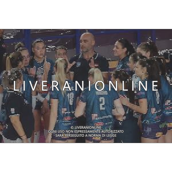 IMOLA 30 11 2025 CLAI IMOLA PALLAVOLO-ALTAMURA SERIE A2 3-1 NELLA FOTO TIME OUT CLAI IMOLA SIMONE BENDANDI ALLENATORE CLAI IMOLA foto gianni sanna-ag aldo liverani sas