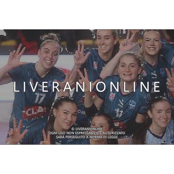 IMOLA 30 11 2025 CLAI IMOLA PALLAVOLO-ALTAMURA SERIE A2 3-1 NELLA FOTO CLAI IMOLA PALLAVOLO ESULTANO DOPO LA PARTITA foto gianni sanna-ag aldo liverani sas