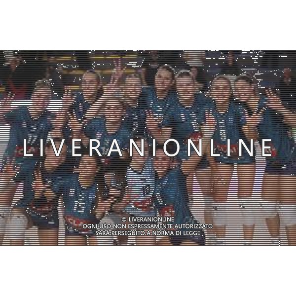 IMOLA 30 11 2025 CLAI IMOLA PALLAVOLO-ALTAMURA SERIE A2 3-1 NELLA FOTO CLAI IMOLA PALLAVOLO ESULTANO DOPO LA PARTITA foto gianni sanna-ag aldo liverani sas