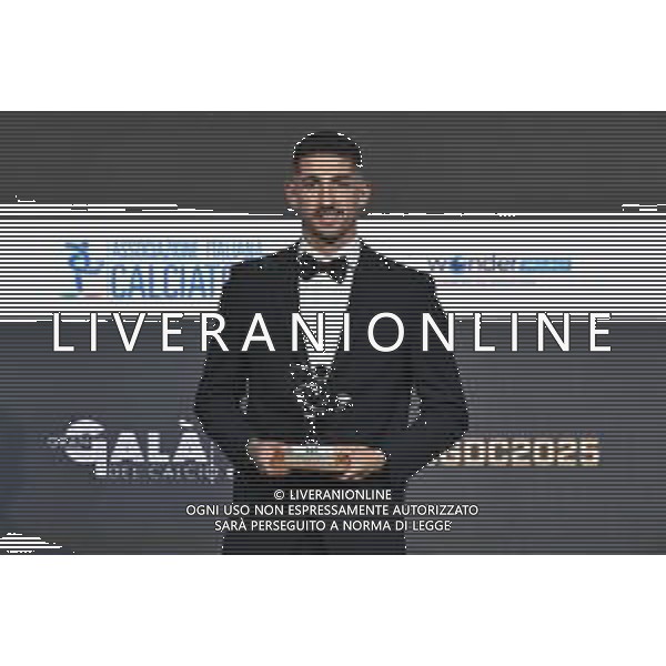 TVRG Gala Calcio 2025 nella foto premiazione Alessandro Deiola (Cagliari) Milano 01-12-2025 Gran Gala del Calcio 2025, l\'appuntamento organizzato dall\'AIC Associazione Italiana Calciatori per premiare i protagonisti della stagione 2024-2025 foto Roberto Garavaglia/ag. Aldo Liverani sas