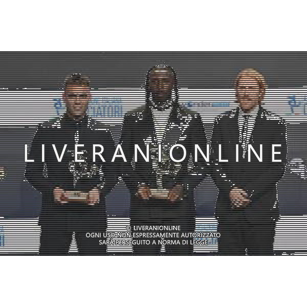 TVRG Gala Calcio 2025 nella foto premiazione Lautaro Martinez (Inter) SX e Moise Kean (Fiorentina) DX, sulla DX Davide Biondini Milano 01-12-2025 Gran Gala del Calcio 2025, l\'appuntamento organizzato dall\'AIC Associazione Italiana Calciatori per premiare i protagonisti della stagione 2024-2025 foto Roberto Garavaglia/ag. Aldo Liverani sas