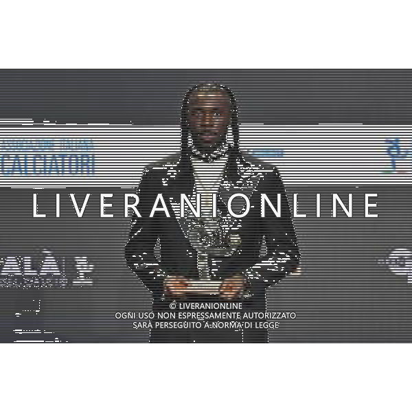 TVRG Gala Calcio 2025 nella foto premiazione Moise Kean (Fiorentina) Milano 01-12-2025 Gran Gala del Calcio 2025, l\'appuntamento organizzato dall\'AIC Associazione Italiana Calciatori per premiare i protagonisti della stagione 2024-2025 foto Roberto Garavaglia/ag. Aldo Liverani sas
