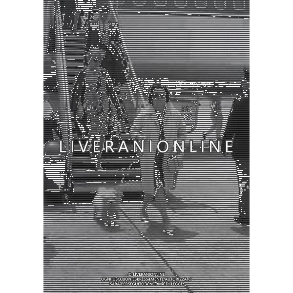 NEG-1967 MILANO AEROPORTO LINATE NELLA FOTO LA CONTESSA GIUSEPPINA AGUSTA ALL\'AEROPORTO DI LINATE NELL\'ANNO 1967 AG ALDO LIVERANI SAS