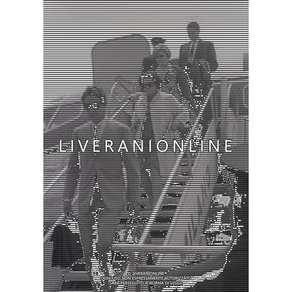 NEG-1967 MILANO AEROPORTO LINATE NELLA FOTO LA CONTESSA GIUSEPPINA AGUSTA ALL\'AEROPORTO DI LINATE NELL\'ANNO 1967 AG ALDO LIVERANI SAS