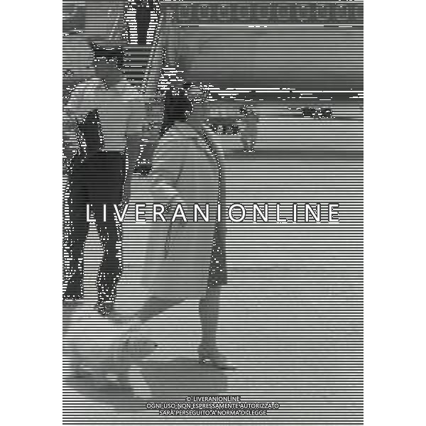 NEG-1967 MILANO AEROPORTO LINATE NELLA FOTO LA CONTESSA GIUSEPPINA AGUSTA ALL\'AEROPORTO DI LINATE NELL\'ANNO 1967 AG ALDO LIVERANI SAS